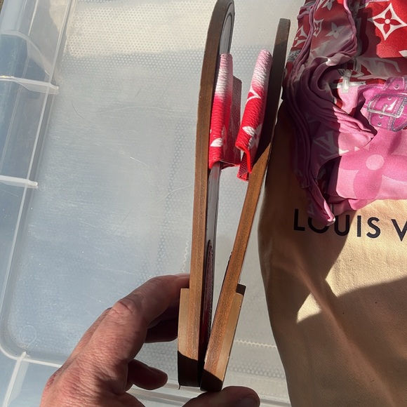 RARE LOUIS VUITTON MONOGRAM ESCALE SLIDES 37 or 6.5 - Picture 5 of 5